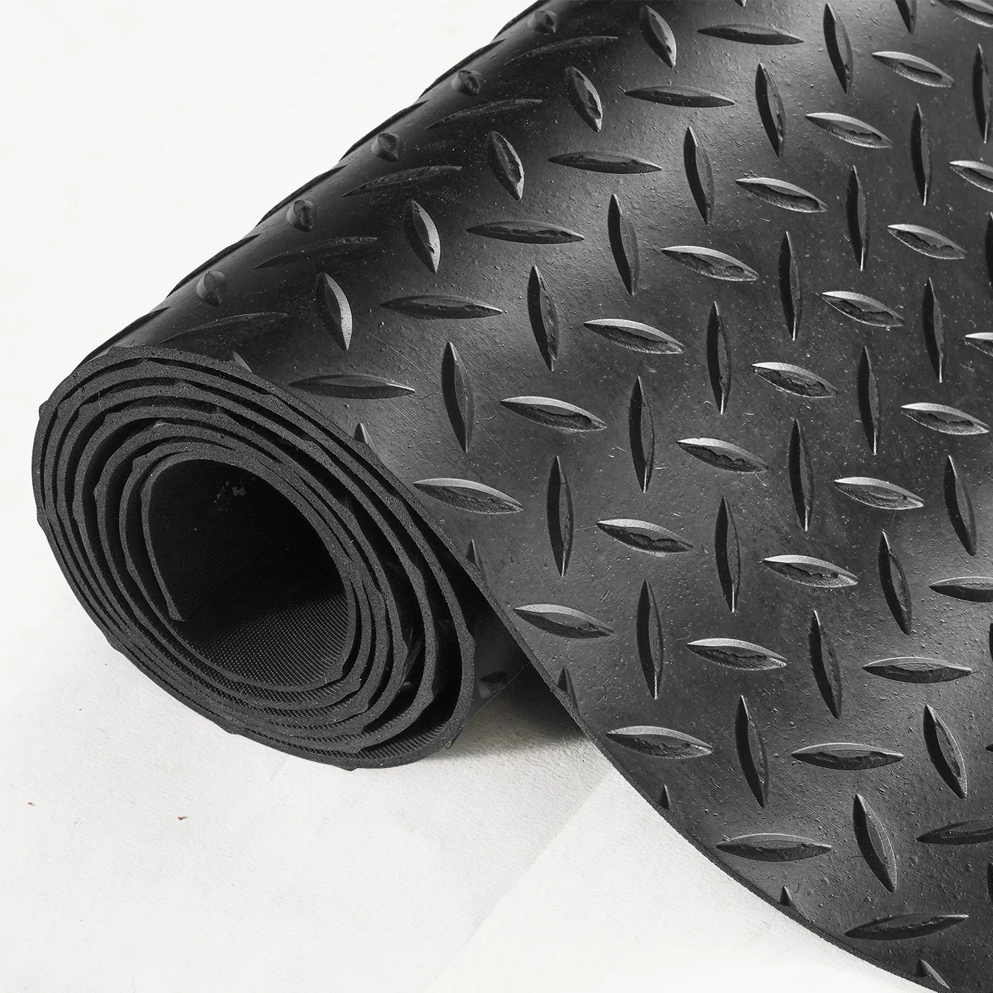 VEVOR Diamond-Plate Rubber Flooring Roll, 3 mm x 4 ft x 8 ft Garage Floor Mat, SBR Rubber Garage Flooring Roll