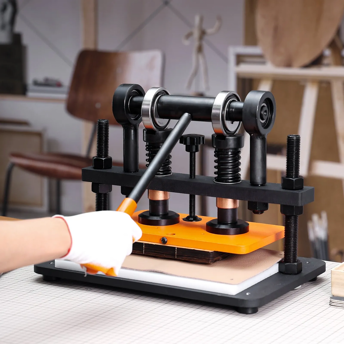 VEVOR Leather Cutting Machine, 10.2 x 5.9 in Embossing Plate Manual Die Cutter, 0.47 in Pressure Stroke