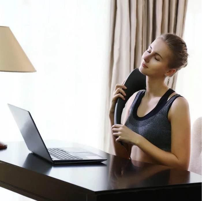 Brand New-Handheld Percussion Massager with Heat，Model MGPC-5000，-$15
