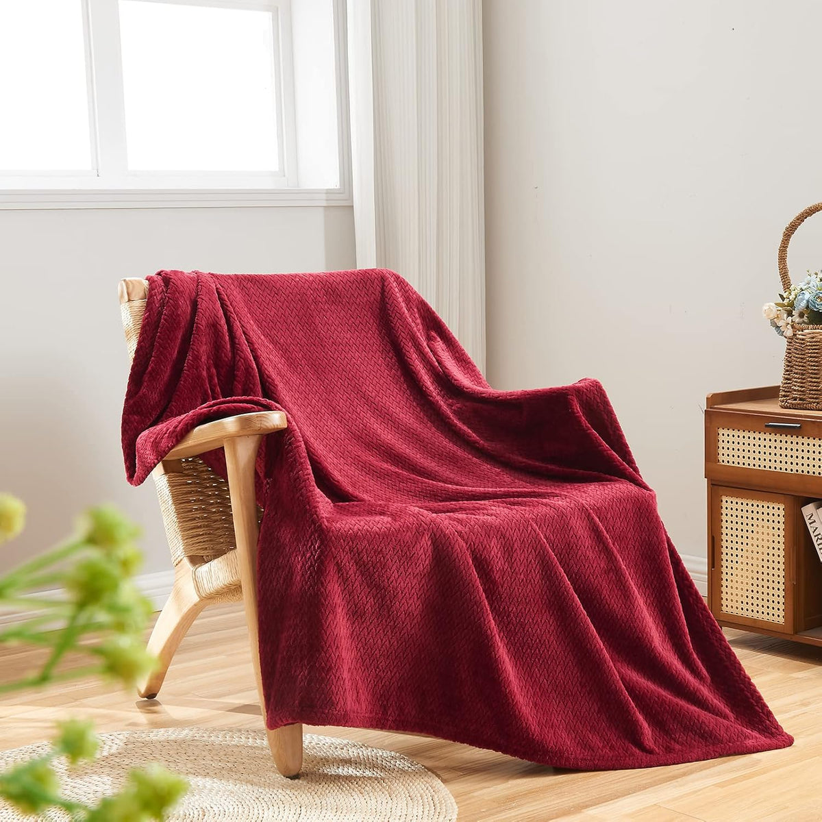 BNIB-NEWCOSPLAY Fleece Leaves Pattern Throw Blanket, Red, 50"x60" - $15