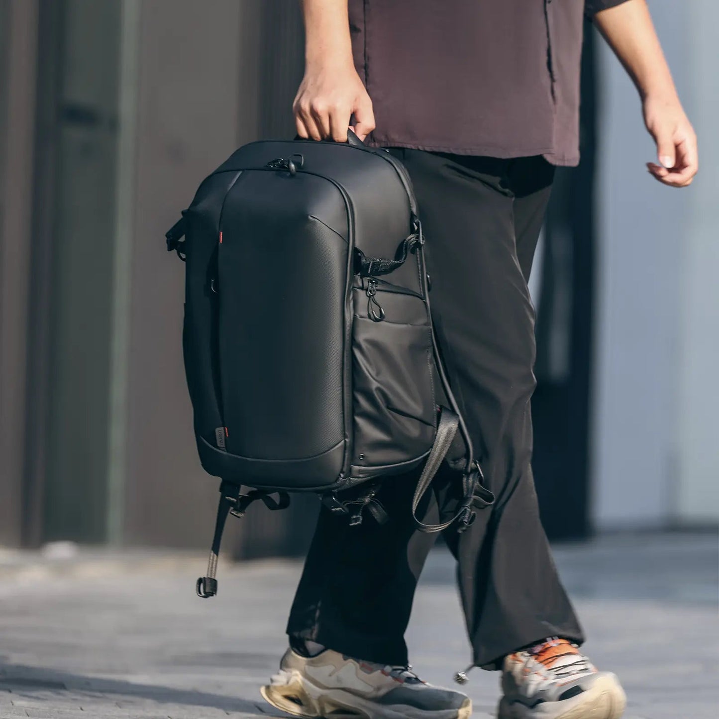 BNIB-Ulanzi BP09 22L Camera Backpack – Anti-Theft Water-Repellent DSLR Bag with Quick Access & Custom Storage